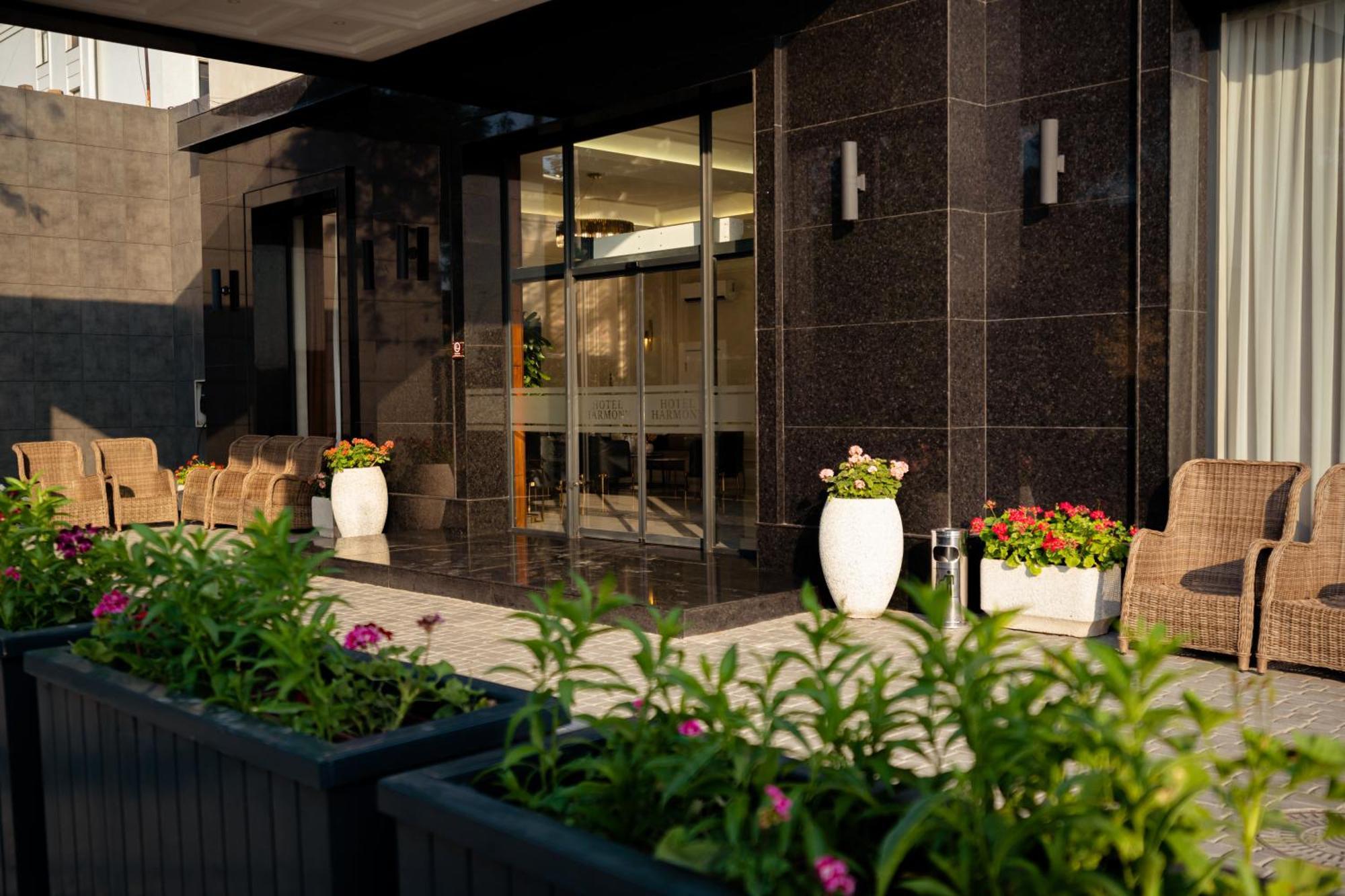 Harmony Hotel Tasken Kültér fotó