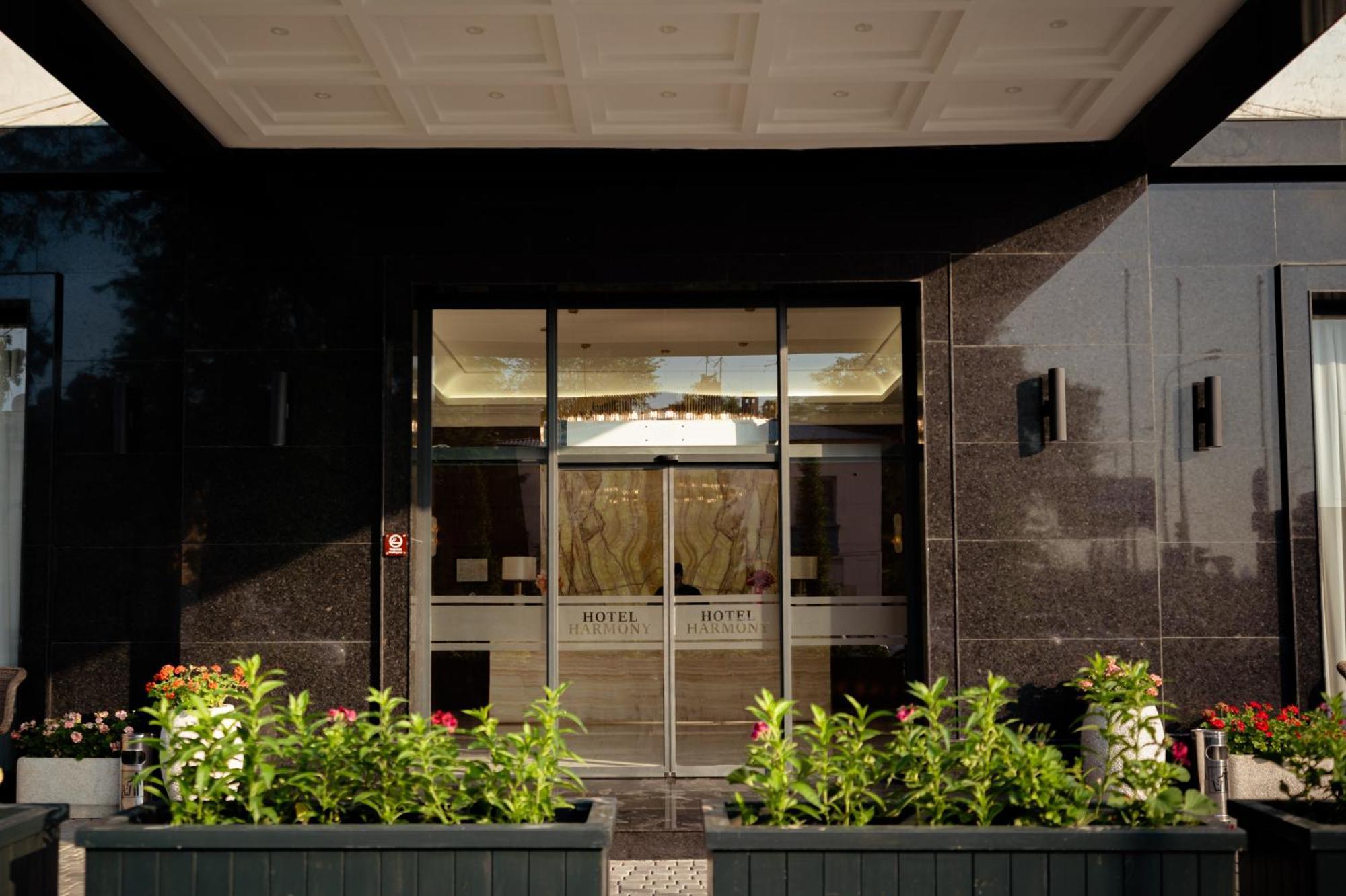 Harmony Hotel Tasken Kültér fotó